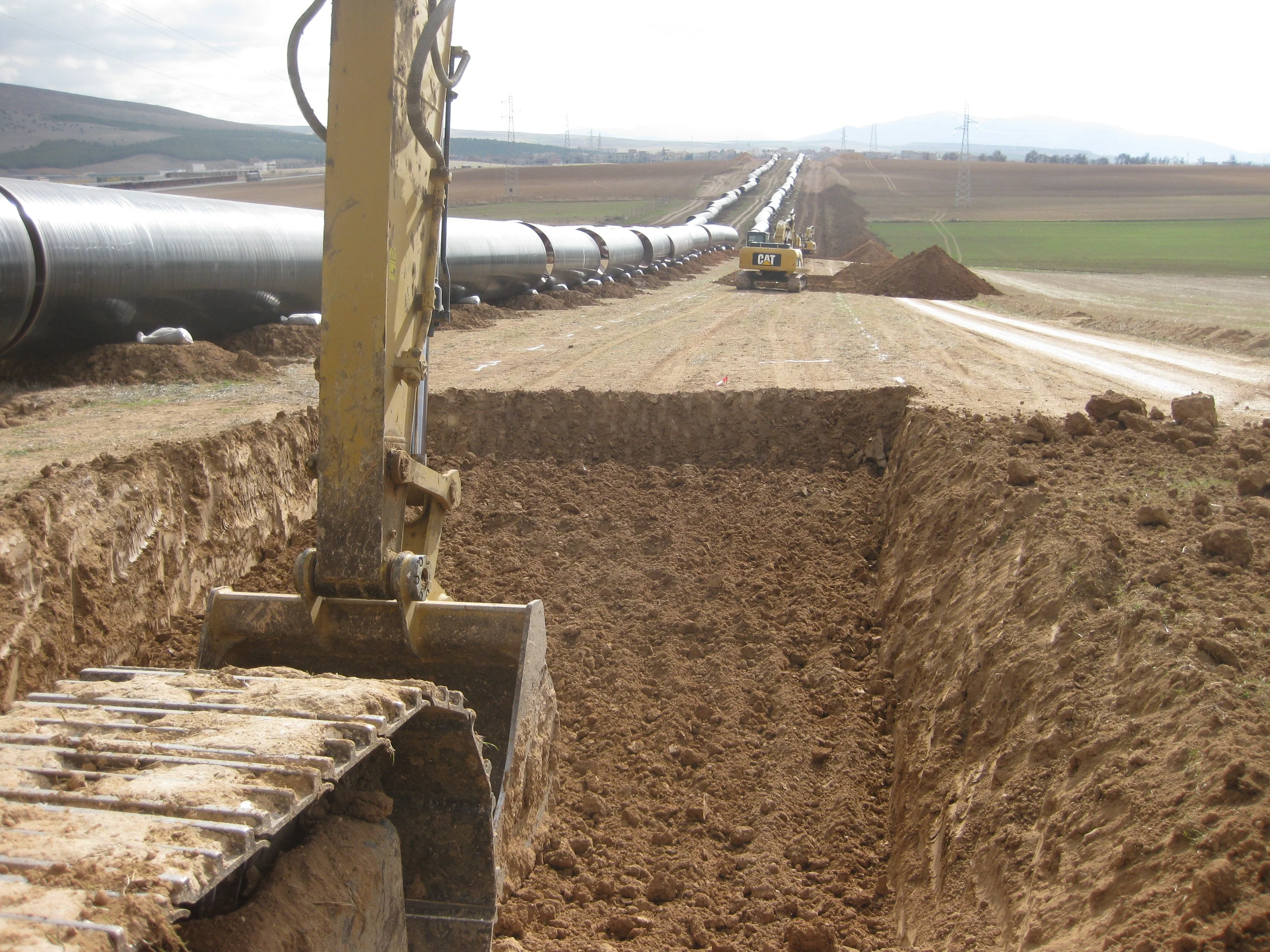 TRANSFERT DES EAUX DU BARRAGE D'OUED ATHMANIA VERS L'AVAL DE LA STATION DE POMPAGE AIN KERCHA
																	